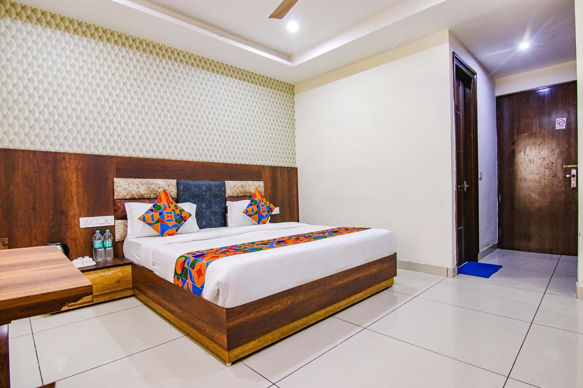 Fabhotel Lime Wood Mohali Exterior photo